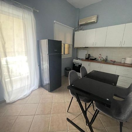 Nikea Apartment Near Piraeus Port And Metro St II Pireu Exterior foto
